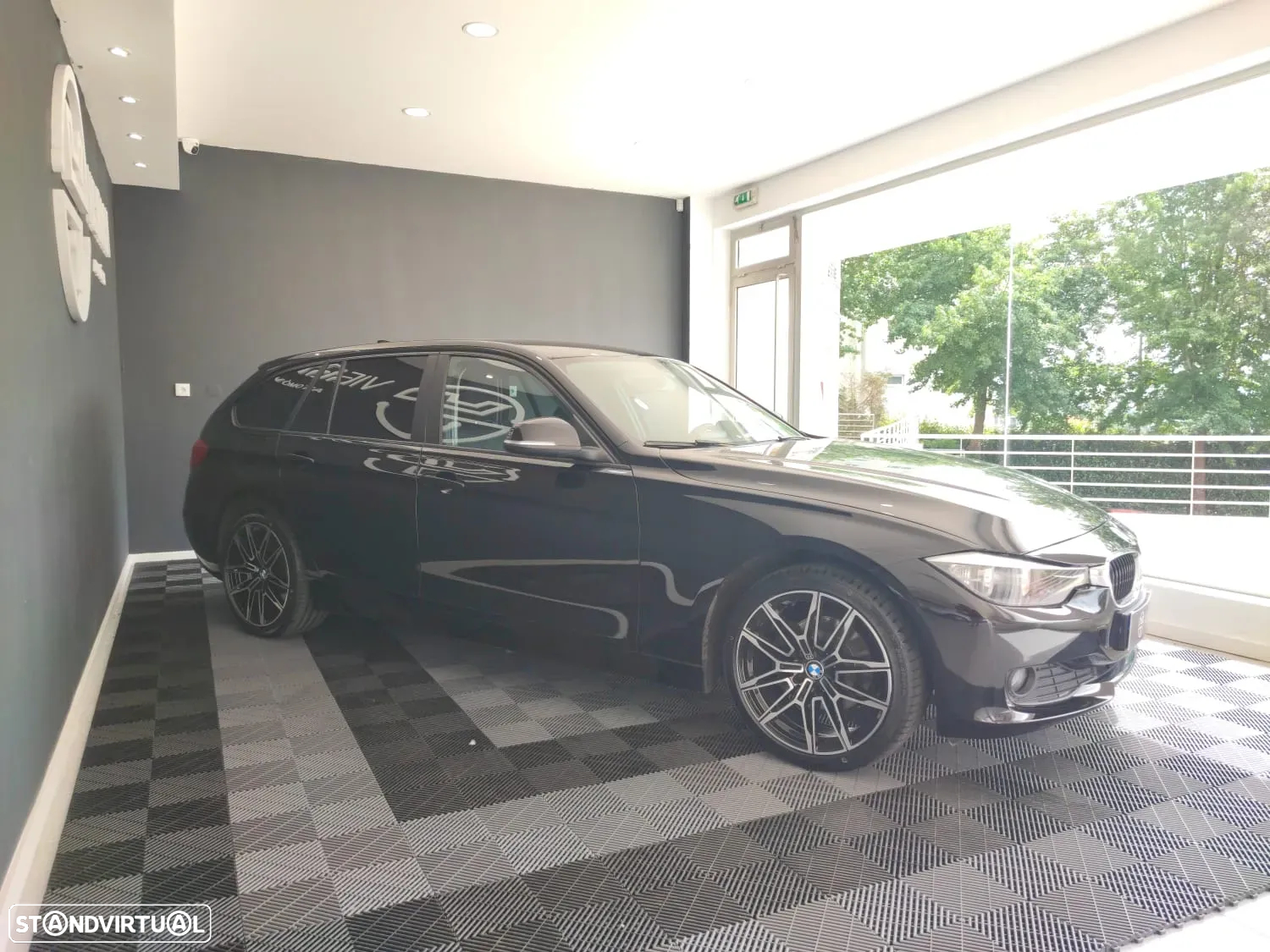 BMW 318 d Touring - 9