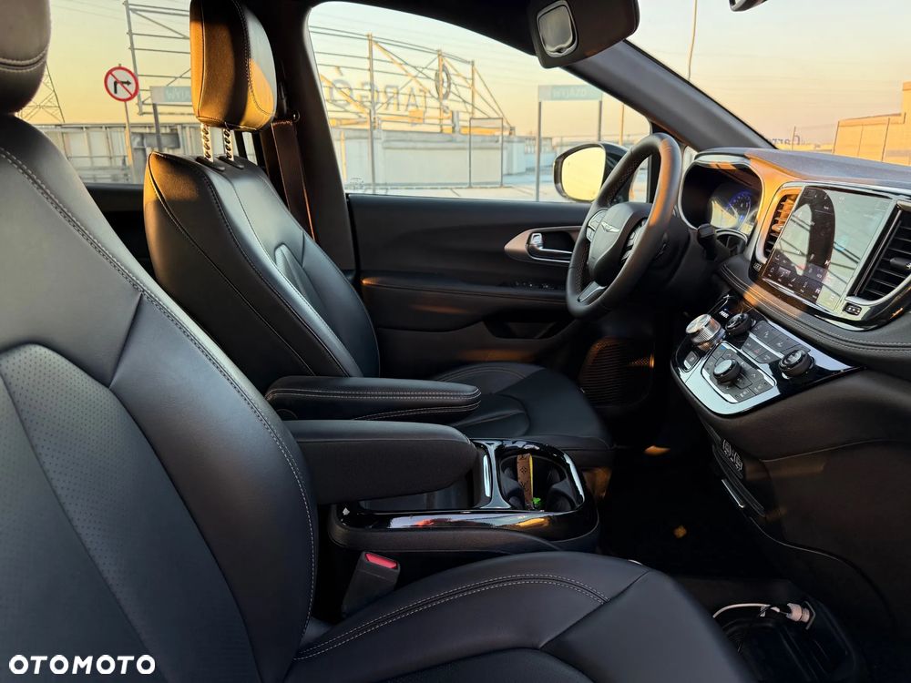 Chrysler Pacifica - 6