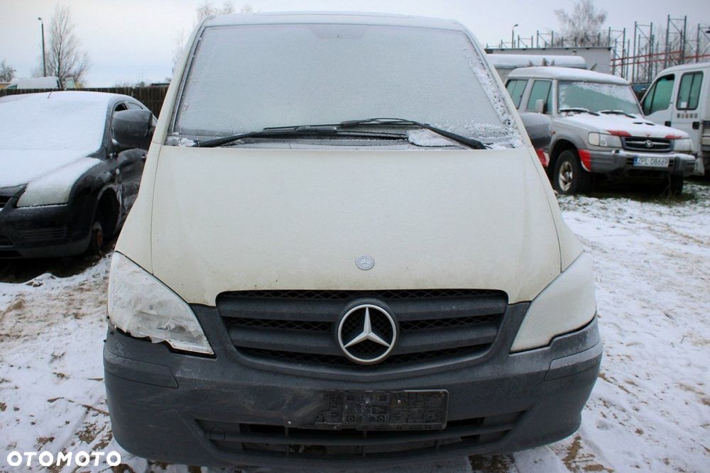 Mercedes Vito W639 2011 2.2CDI 651940 (MASKA, ZDERZAK, LAMPA, BŁOTNIK, DRZWI, SZYBA, FOTEL) - 4