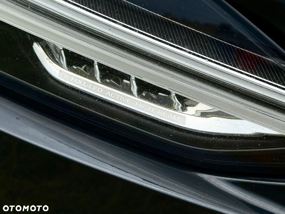 Volvo V90 D5 SCR AWD R-Design - 2
