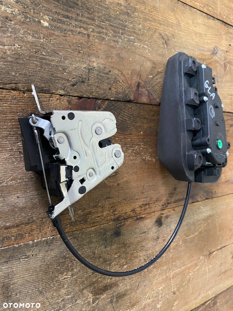 MERCEDES gla 156 zamek klapy z dociagiem A 0997400600 - 1