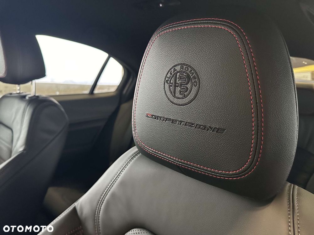 Alfa Romeo Giulia 2.0 Turbo Competizione Q4 - 17
