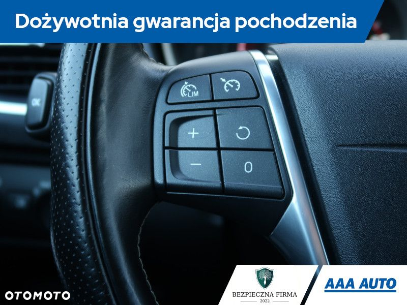 Volvo V40 - 20