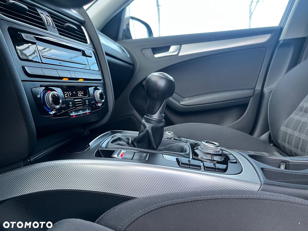 Audi A4 Avant 2.0 TDI ultra DPF Attraction - 24