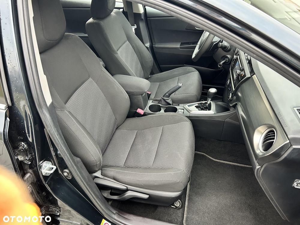 Toyota Auris - 13
