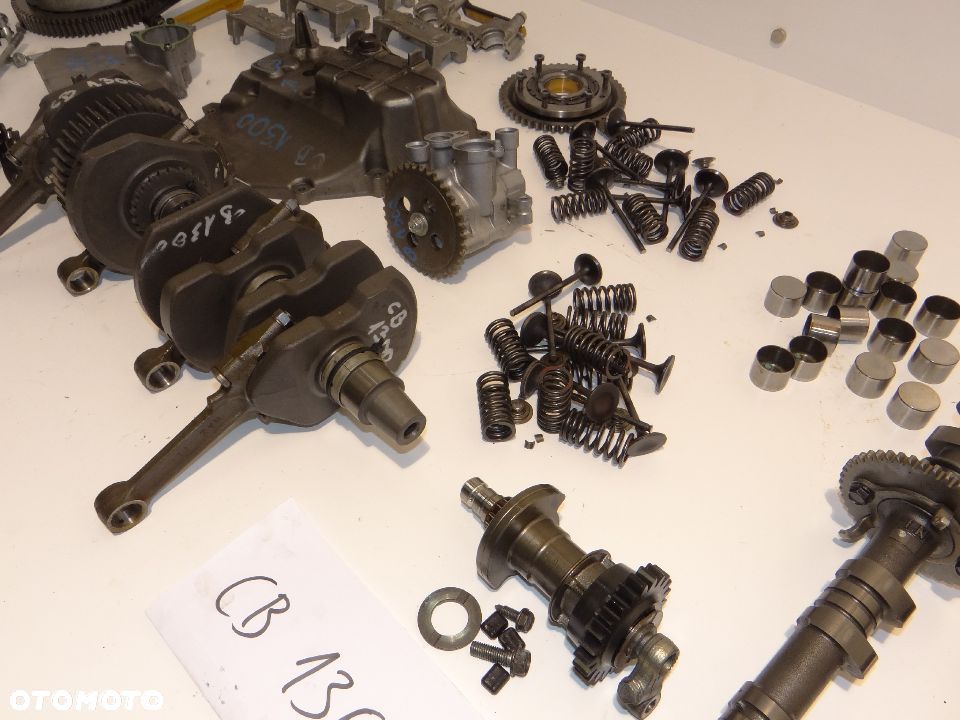 CB 1300 Wał + panewki + korbowody+ podpory wału, kosz sprzęgła, miska olejowa, wałek rozrządu, zawory, szklanki - 15