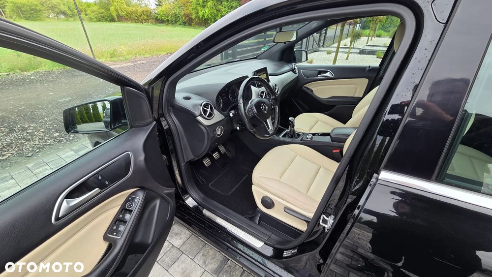 Mercedes-Benz Klasa B 200 (BlueEFFICIENCY) - 35
