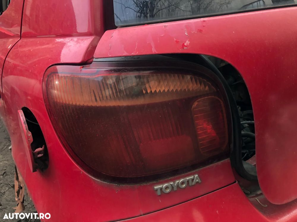Stop lampa stanga/dreapta spate Toyota Yaris 2003 - 4