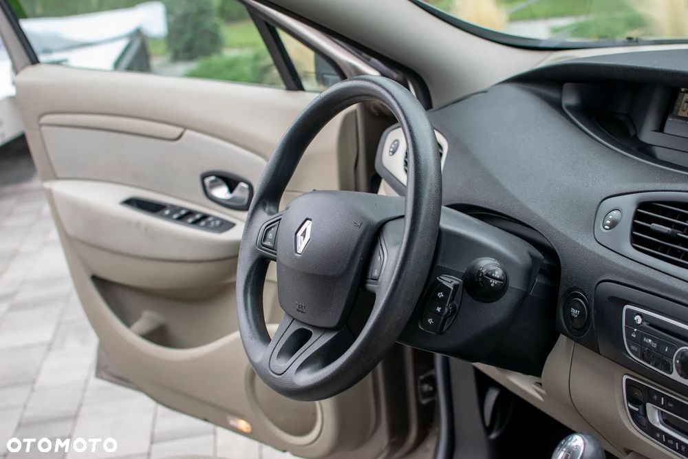 Renault Scenic - 36