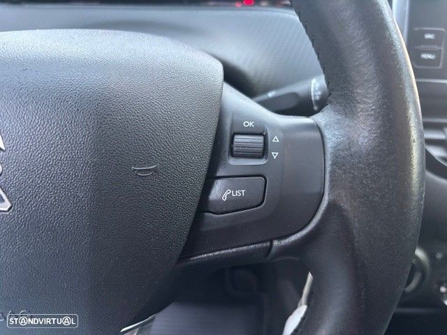 Peugeot 2008 1.6 BlueHDi Style - 19