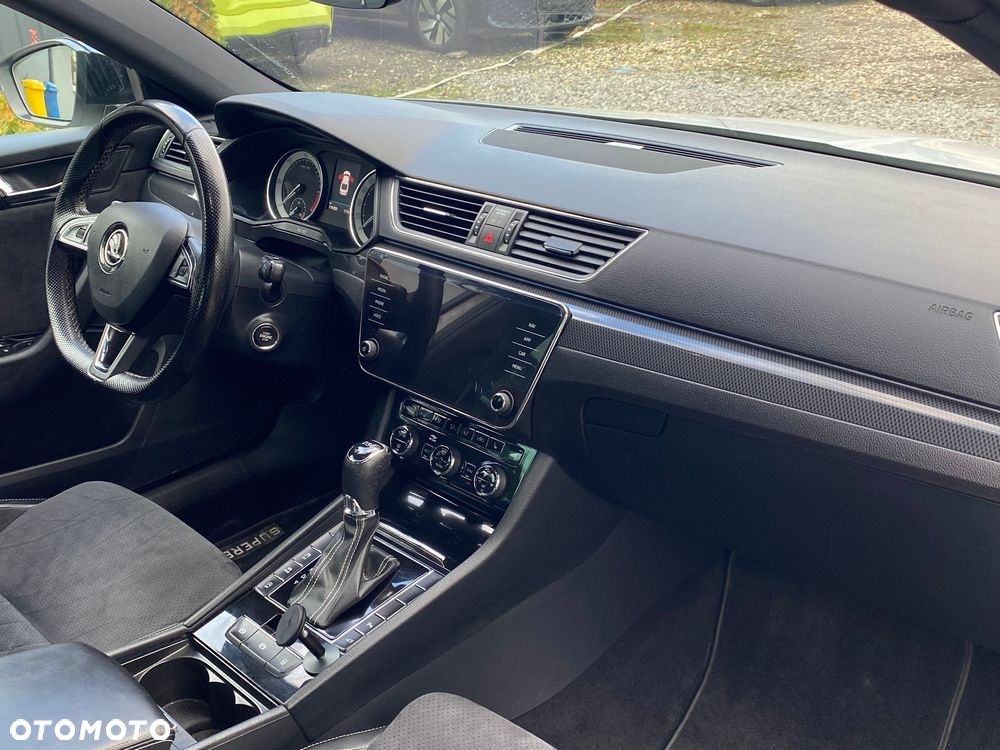 Skoda Superb 2.0 TDI Sportline DSG - 15