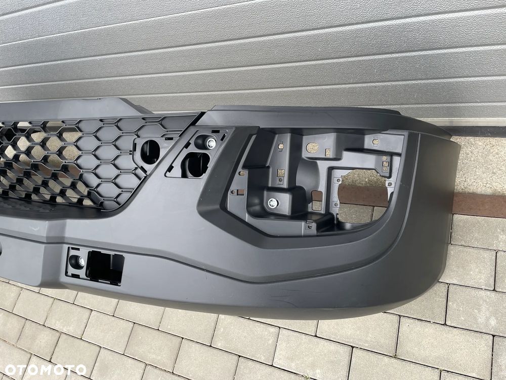 ZDERZAK PRZEDNI IVECO DAILY IV  2014-2019 - NOWY - 2
