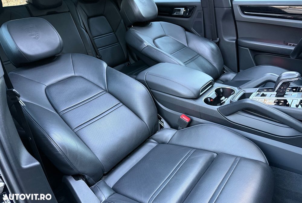 Porsche Cayenne E-Hybrid Tiptronic S - 20