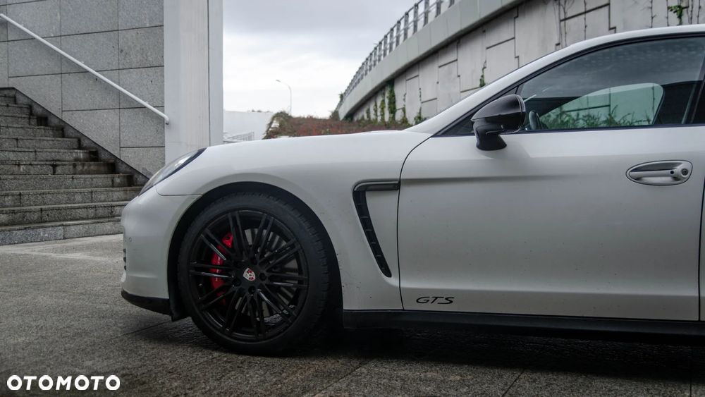 Porsche Panamera GTS PDK - 6