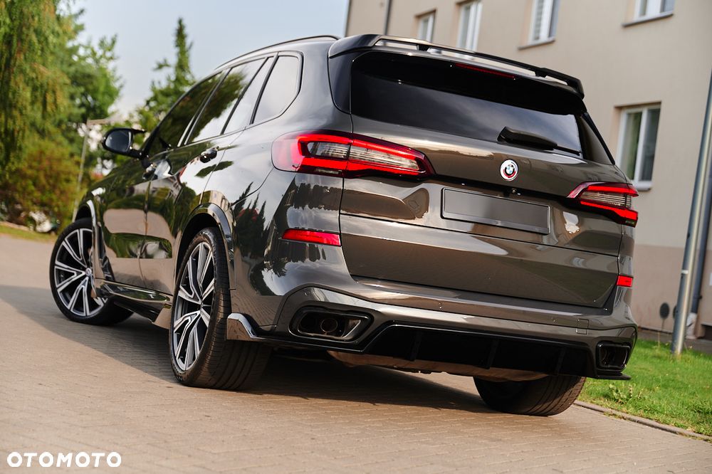 BMW X5 M M50i - 23
