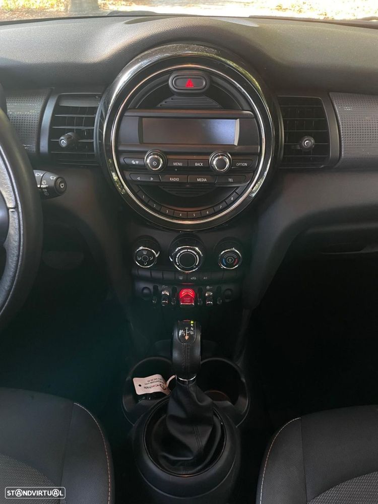 MINI 5 Portas Cooper D Aut. - 14