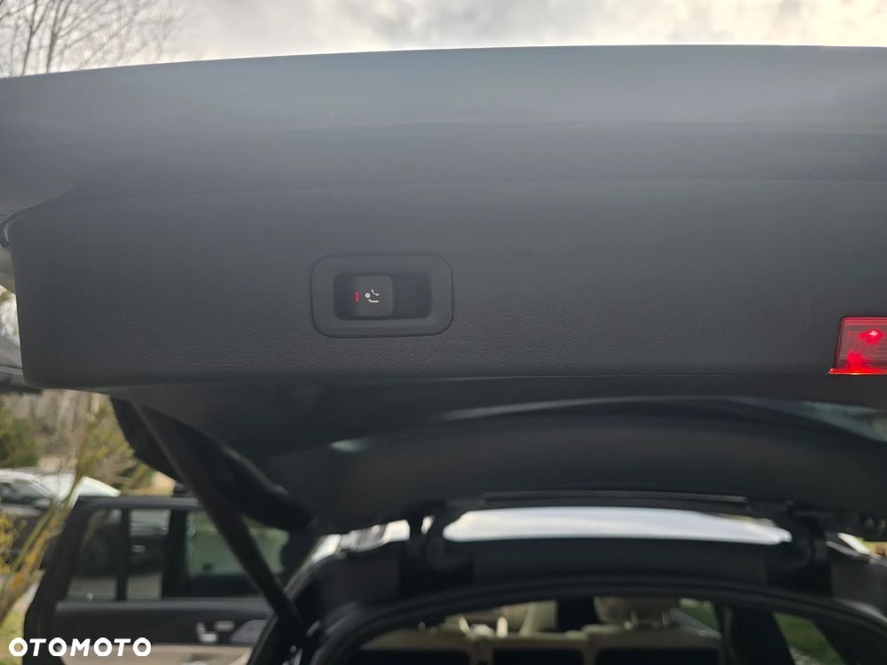 Mercedes-Benz GLS - 36