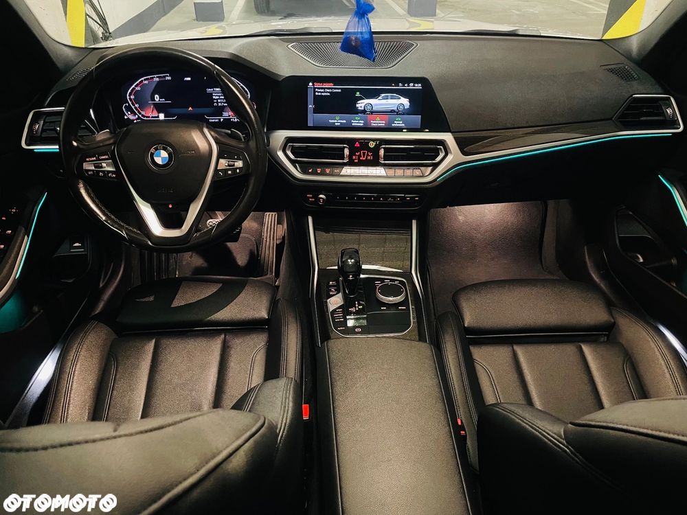 BMW Seria 3 330i xDrive Sport Line sport - 8