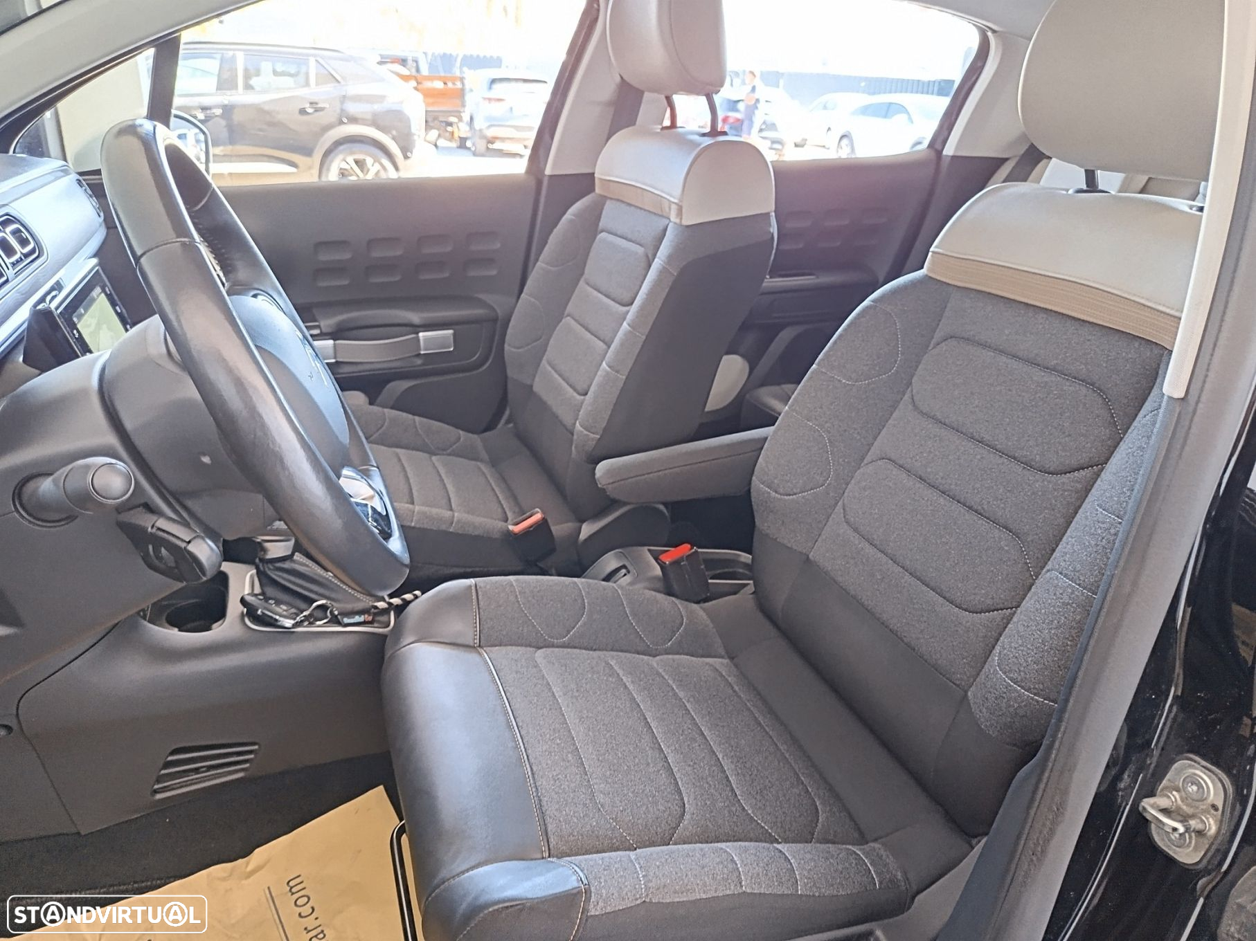 Citroën C3 1.2 PureTech Shine Pack EAT6 - 30