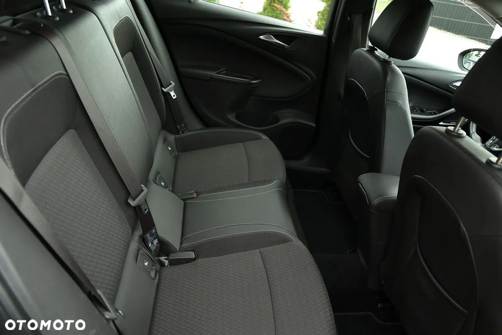 Opel Astra 1.4 Turbo Innovation - 19