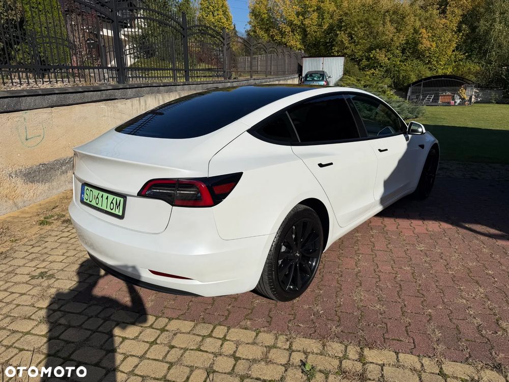 Tesla Model 3 - 3