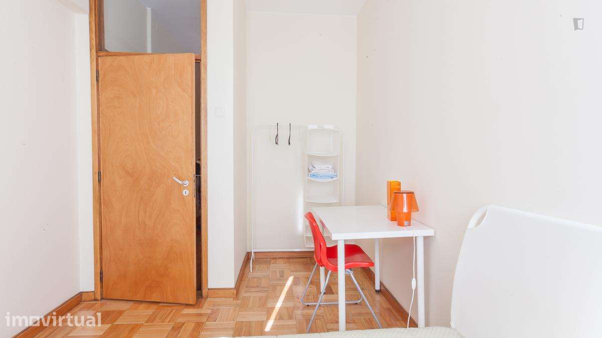 Quarto - localizado em Santo Ildefonso Porto - Grande imagem: 5/43