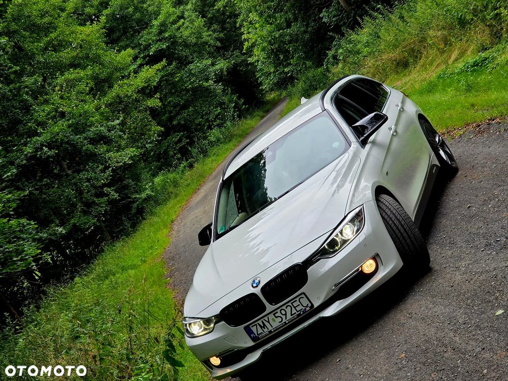 BMW Seria 3 320d xDrive Sport-Aut Luxury Line - 18