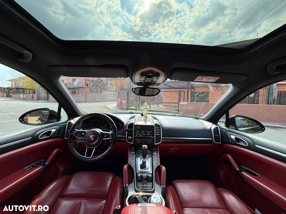 Porsche Cayenne Platinum Edition - 10