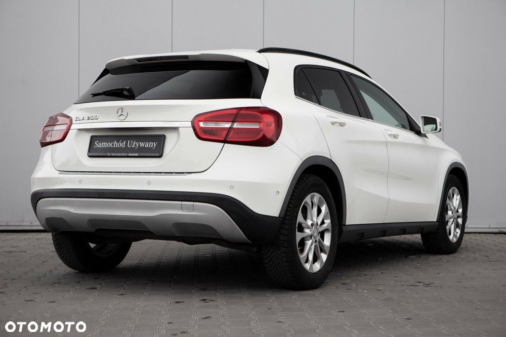 Mercedes-Benz GLA - 10