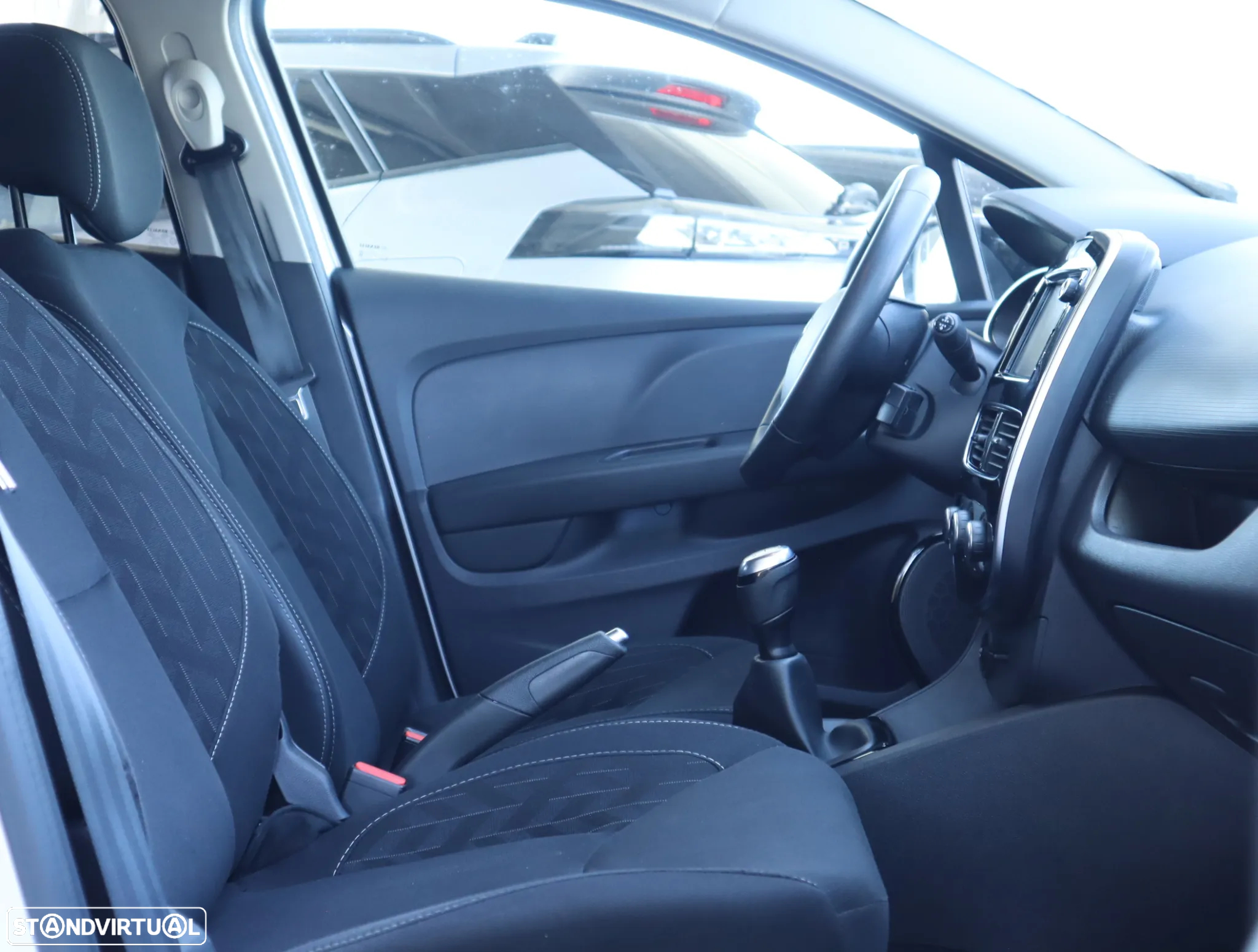 Renault Clio Sport Tourer 0.9 TCe Limited - 21