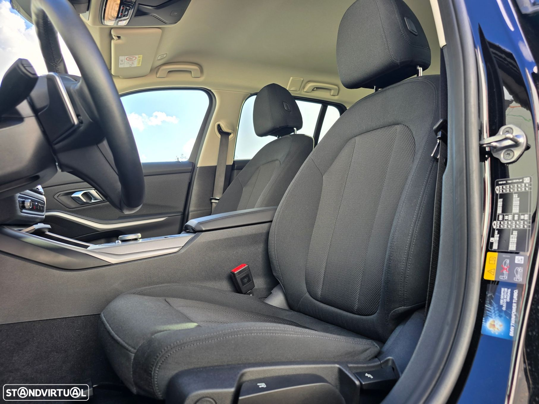 BMW 320 e Touring Corporate Edition Auto - 14
