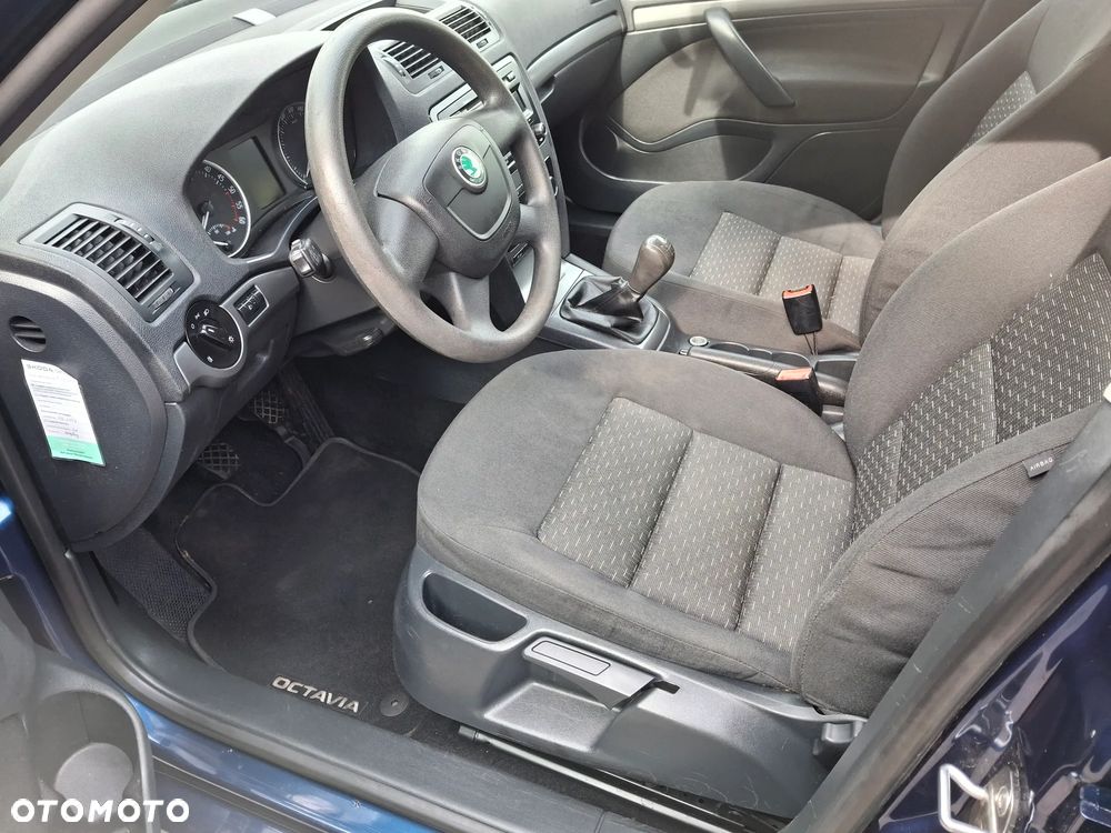 Skoda Octavia 1.6 TDI DPF Ambiente - 21
