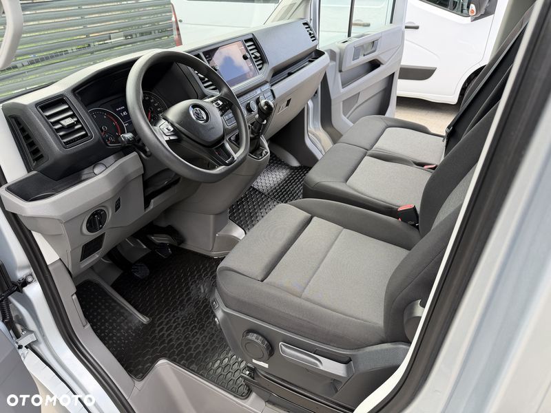 Volkswagen CRAFTER L2H2 Model 2021r WZMOCNIONY VAN 3 osobowy Silnik 2.0TDI 140KM bez BiTurbo! Euro6, Duża ładowność 1.2t, DMC:3.5t, Homologacja VAT-1 Zabudowa paki BOTT, Bogate wyposażenie! OPONY Jak nowe, Fabryczne ogrzewanie oraz wentylacja pojazdu ze zdalnym sterowaniem OEM Eberspacher Airtronic M2 3,5kW, Android Auto, Apple CarPlay, Parktroniki, Kamera, Nawigacja, Drzwi tył 270' Fotel pilot pneumatyczny z masażem! - 4