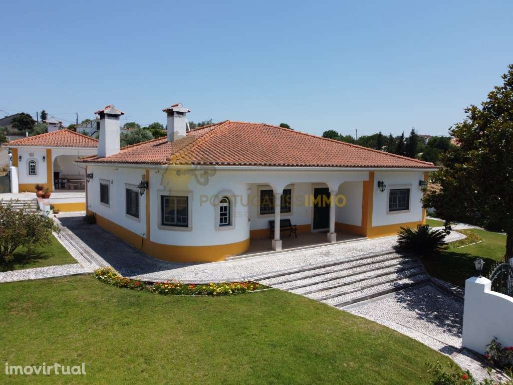 À VENDA - Casa de charme com piscina, jardim e conforto moderno. - Grande imagem: 2/57
