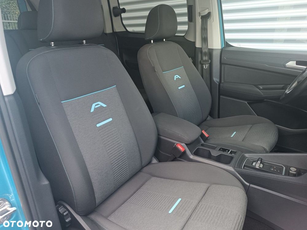 Ford Tourneo Connect Grand - 32