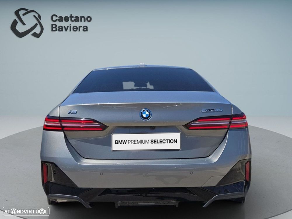 BMW i5 eDrive40 Edição Desportiva M - 7