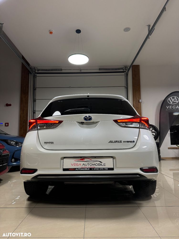 Toyota Auris 1.8 VVT-i Hybrid Automatik Touring Sports Team Deutschland - 34