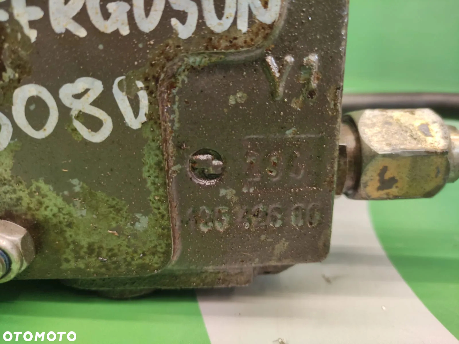Rozdzielacz 3582523M2 3580576M2 Massey Ferguson 3080 - 8
