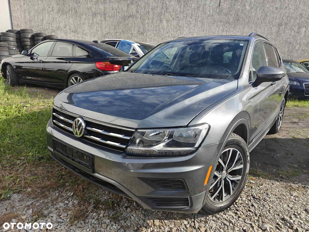 Volkswagen Tiguan - 1