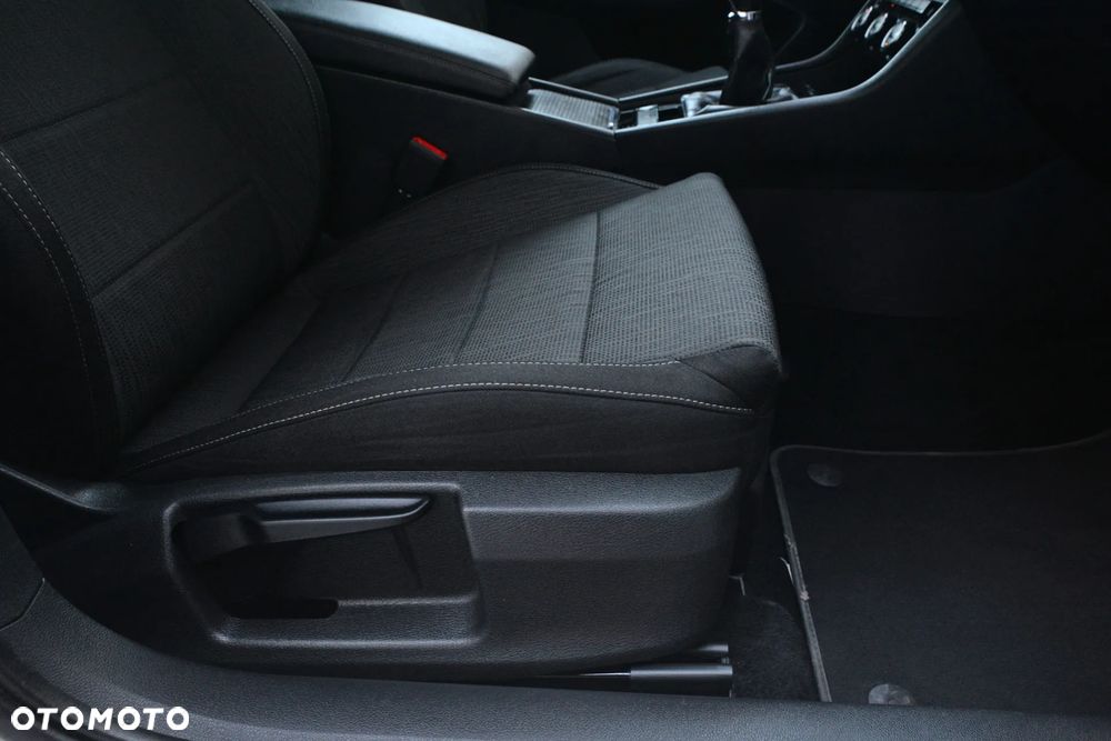 Skoda Superb 2.0 TDI Sportline - 35