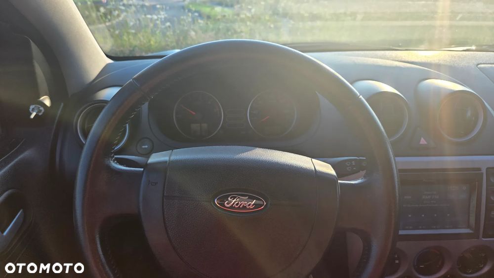 Ford Fiesta 1.4 TDCI - 10