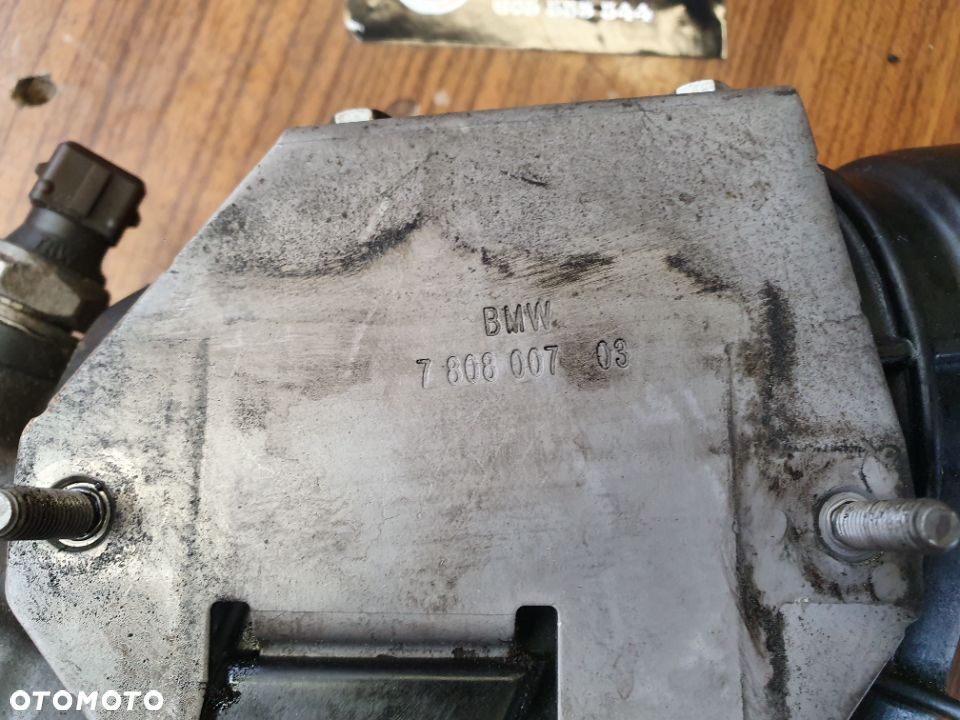 Obudowa Podstawa Filtra Oleju BMW 1 2 5 E87 E90 E81 E91 E60 2.0 D N 47 70346292 - 10