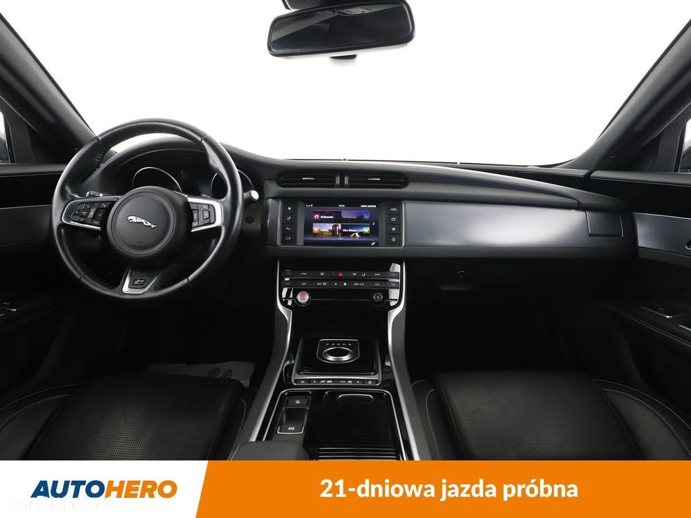 Jaguar XF 2.0 i4D R-Sport - 13