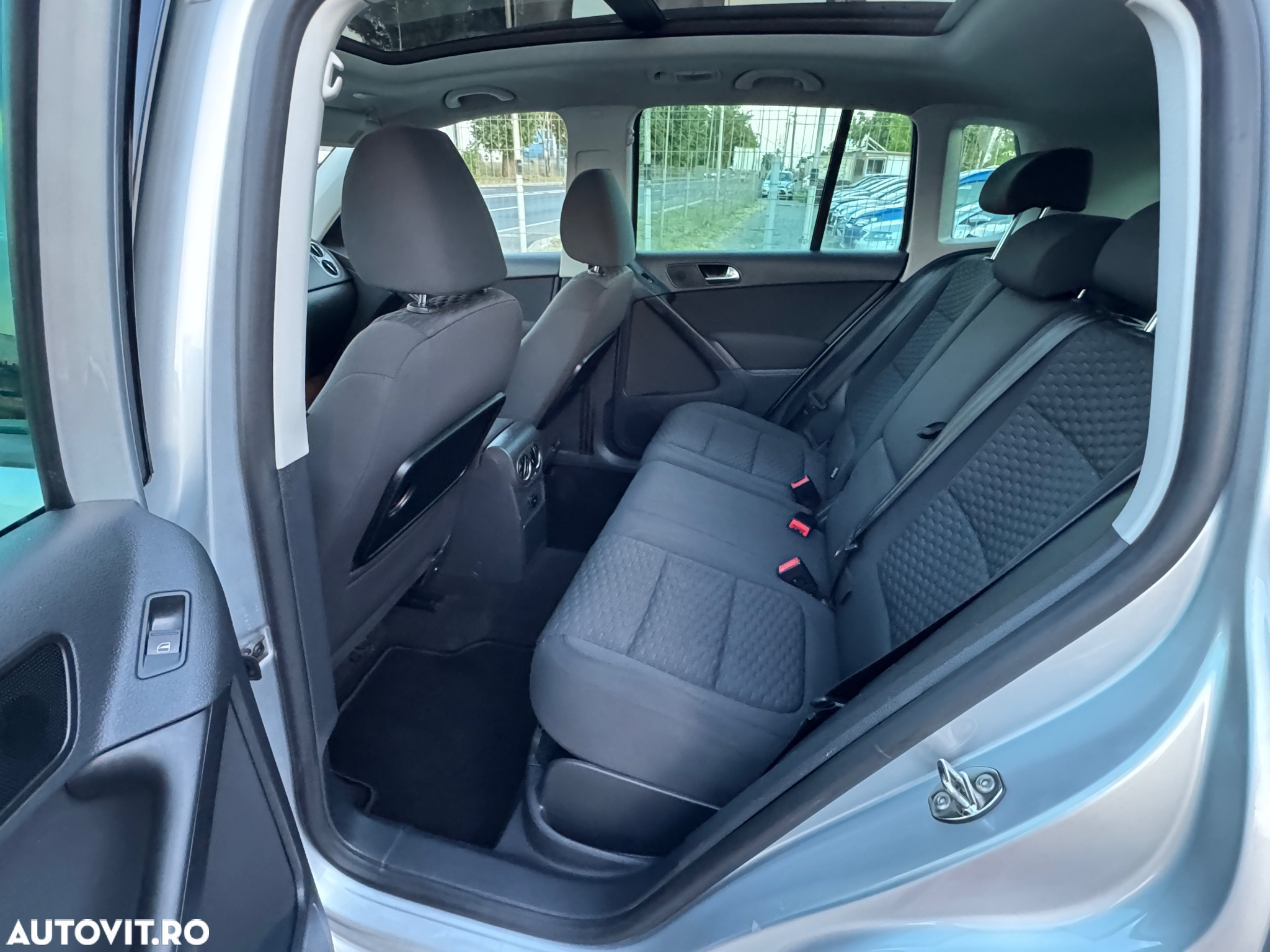 Volkswagen Tiguan 2.0 TDI 4Motion Trend & Fun - 30