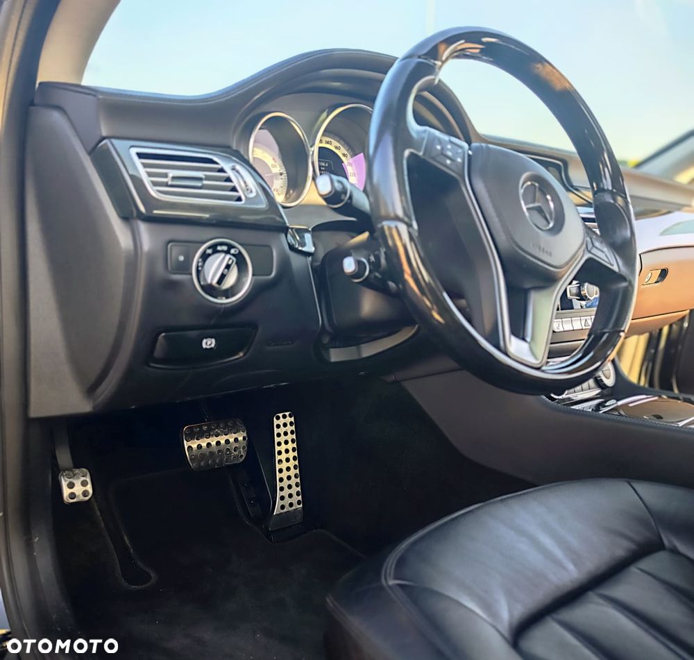 Mercedes-Benz CLS 500 4Matic BlueEFFICIENCY 7G-TRONIC - 32