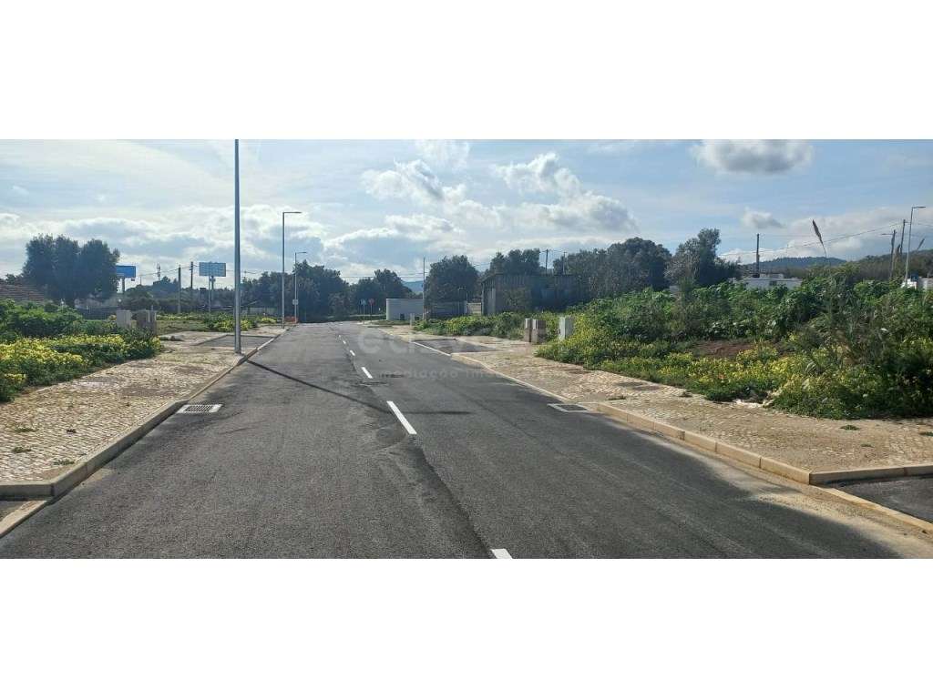 Lote urbanizado de Terreno para construção no Sobralinho em Alverca - Grande imagem: 4/6