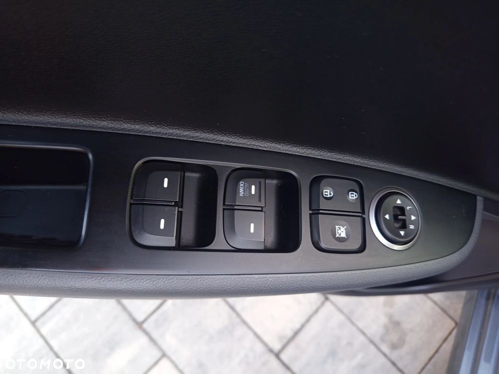 Hyundai i10 1.0 - 14