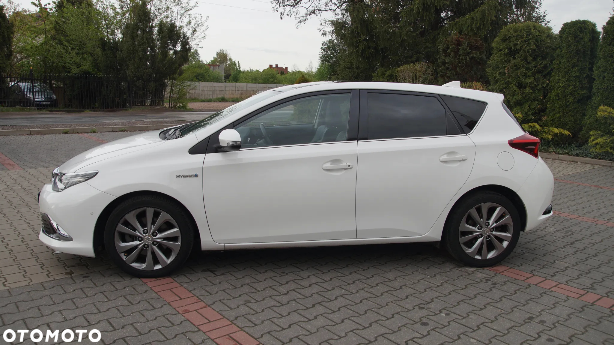 Toyota Auris Hybrid 135 Prestige - 2