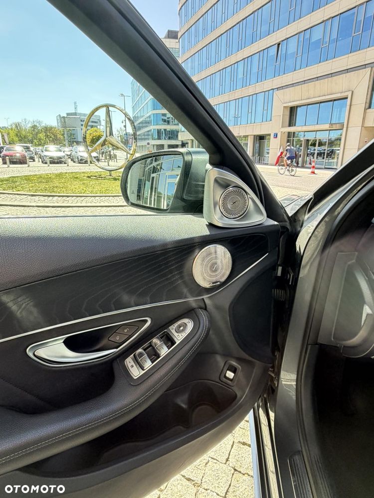 Mercedes-Benz Klasa C 300 d 4MATIC 9G-TRONIC - 22