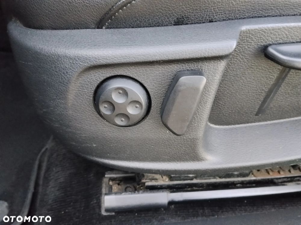 Volkswagen Passat 2.0 TDI Comfortline R-Style DSG - 33